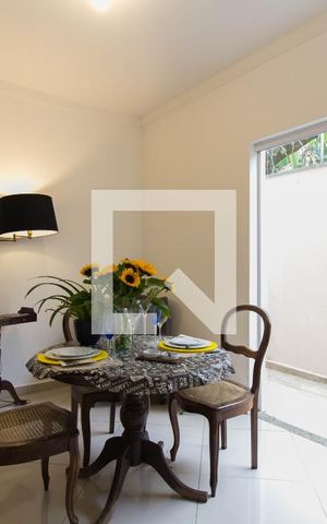 Casa de condomínio para alugar com 90m², 2 quartos e 2 vagas Casa de condomínio para alugar com 90m², 2 quartos e 2 vagasSala de jantar