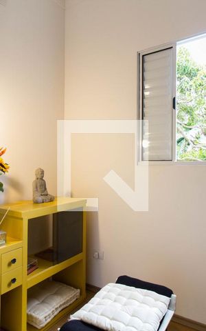 Casa de condomínio para alugar com 90m², 2 quartos e 2 vagas Casa de condomínio para alugar com 90m², 2 quartos e 2 vagasCloset