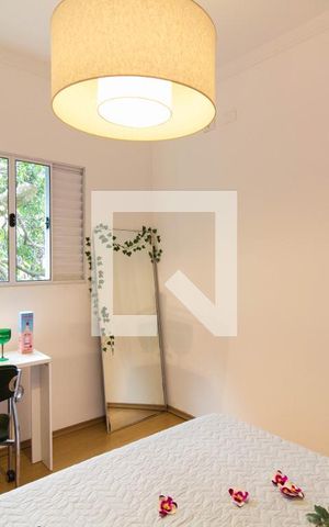 Casa de condomínio para alugar com 90m², 2 quartos e 2 vagas Casa de condomínio para alugar com 90m², 2 quartos e 2 vagasSuíte
