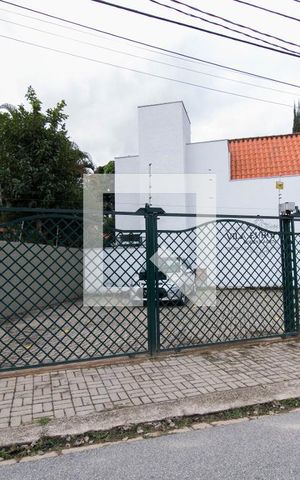 Casa de condomínio para alugar com 90m², 2 quartos e 2 vagas Casa de condomínio para alugar com 90m², 2 quartos e 2 vagasFachada