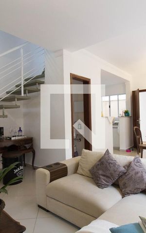 Casa de condomínio para alugar com 90m², 2 quartos e 2 vagas Casa de condomínio para alugar com 90m², 2 quartos e 2 vagasSala