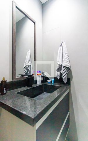 Apartamento para alugar com 92m², 2 quartos e 2 vagas Apartamento para alugar com 92m², 2 quartos e 2 vagasBanheiro da Suíte 2
