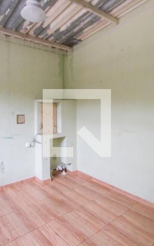 Casa à venda com 200m², 3 quartos e 2 vagasQuarto de Serviço