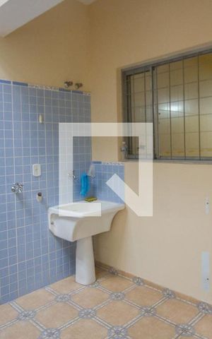 Casa à venda com 200m², 3 quartos e 2 vagasÁrea de Serviço