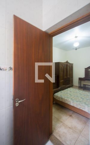 Casa à venda com 200m², 3 quartos e 2 vagasBanheiro Suíte