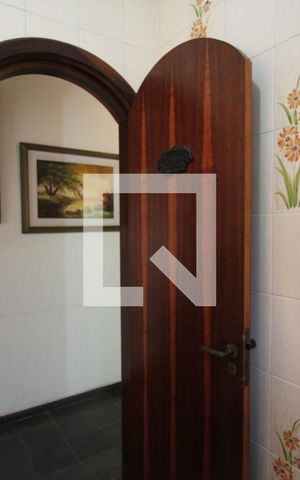 Casa para alugar com 342m², 5 quartos e 4 vagasLavabo