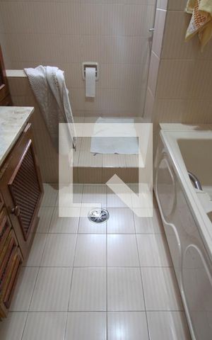 Casa para alugar com 342m², 5 quartos e 4 vagasBanheiro da Suíte 1