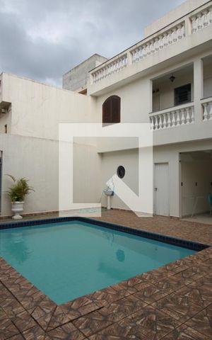 Casa para alugar com 342m², 5 quartos e 4 vagasPiscina