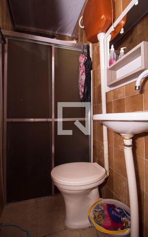 Casa à venda com 270m², 3 quartos e 3 vagas Casa à venda com 270m², 3 quartos e 3 vagasanheiro de Serviço