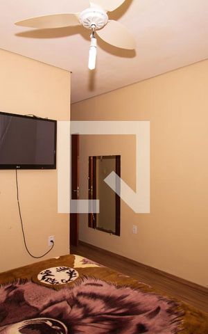 Casa à venda com 270m², 3 quartos e 3 vagas Casa à venda com 270m², 3 quartos e 3 vagasSuíte