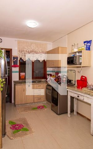Casa à venda com 270m², 3 quartos e 3 vagas Casa à venda com 270m², 3 quartos e 3 vagasSala/Cozinha