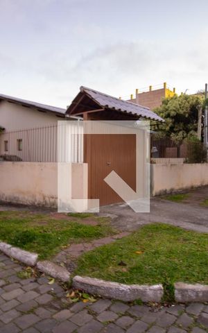 Casa à venda com 270m², 3 quartos e 3 vagas Casa à venda com 270m², 3 quartos e 3 vagasFachada