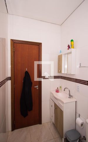 Casa à venda com 270m², 3 quartos e 3 vagas Casa à venda com 270m², 3 quartos e 3 vagasBanheiro