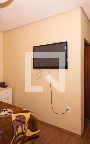 Casa à venda com 270m², 3 quartos e 3 vagas Casa à venda com 270m², 3 quartos e 3 vagasSuíte