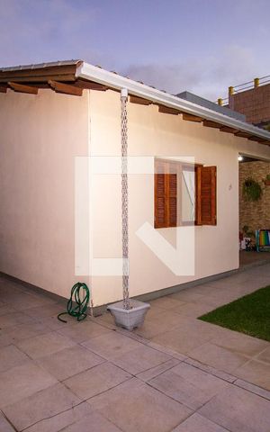 Casa à venda com 270m², 3 quartos e 3 vagas Casa à venda com 270m², 3 quartos e 3 vagasÁrea Externa