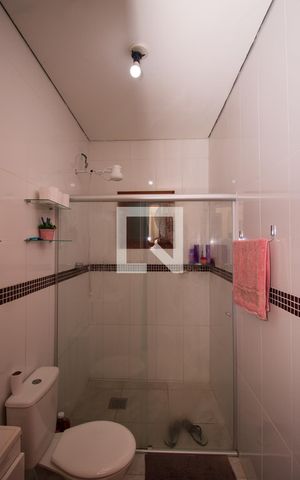 Casa à venda com 270m², 3 quartos e 3 vagas Casa à venda com 270m², 3 quartos e 3 vagasBanheiro