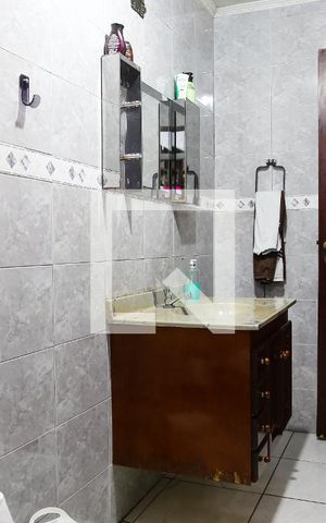 Casa à venda com 318m², 6 quartos e 4 vagas Casa à venda com 318m², 6 quartos e 4 vagasBanheiro Social 3