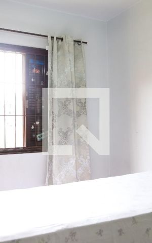Casa à venda com 318m², 6 quartos e 4 vagas Casa à venda com 318m², 6 quartos e 4 vagasQuarto 3