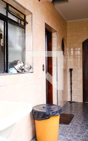 Casa à venda com 318m², 6 quartos e 4 vagas Casa à venda com 318m², 6 quartos e 4 vagasLavanderia