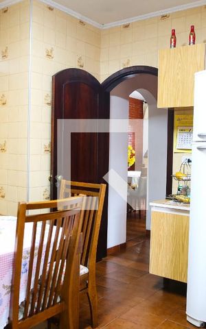 Casa à venda com 318m², 6 quartos e 4 vagas Casa à venda com 318m², 6 quartos e 4 vagasCozinha
