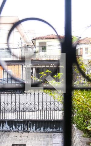 Casa à venda com 318m², 6 quartos e 4 vagas Casa à venda com 318m², 6 quartos e 4 vagasVista da Sala