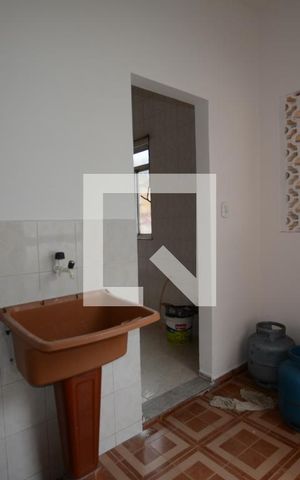 Casa à venda com 100m², 3 quartos e 1 vagaÁrea de Serviço