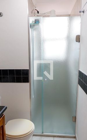 Apartamento à venda com 46m², 2 quartos e 1 vaga Apartamento à venda com 46m², 2 quartos e 1 vagaBanheiro