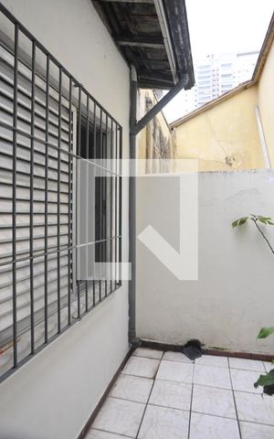 Casa à venda com 200m², 3 quartos e 2 vagasÁrea entre quartos