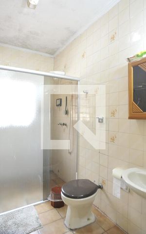 Casa à venda com 200m², 3 quartos e 2 vagasBanheiro 1