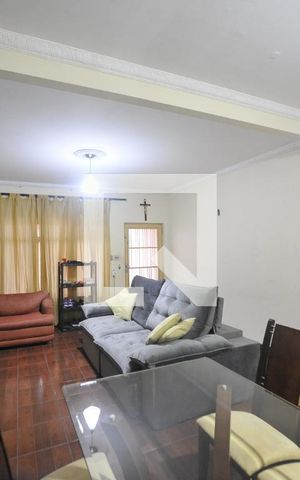 Casa à venda com 200m², 3 quartos e 2 vagasSala