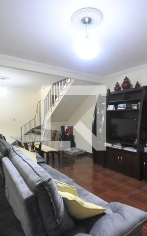 Casa à venda com 200m², 3 quartos e 2 vagasSala
