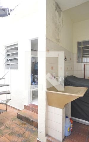 Casa à venda com 200m², 3 quartos e 2 vagasÁrea de Serviço