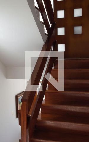 Casa à venda com 370m², 4 quartos e 2 vagas