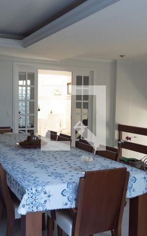 Casa à venda com 370m², 4 quartos e 2 vagas