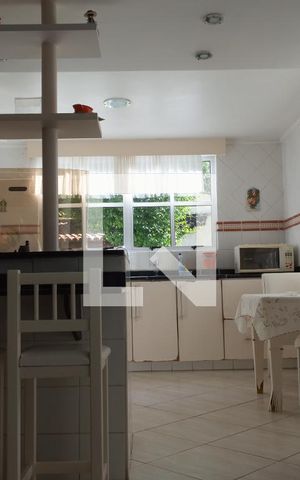 Casa à venda com 370m², 4 quartos e 2 vagas