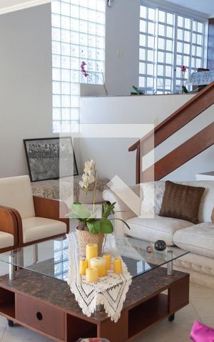 Casa à venda com 370m², 4 quartos e 2 vagas