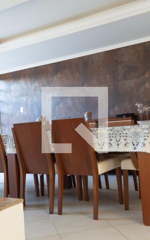 Casa à venda com 370m², 4 quartos e 2 vagas