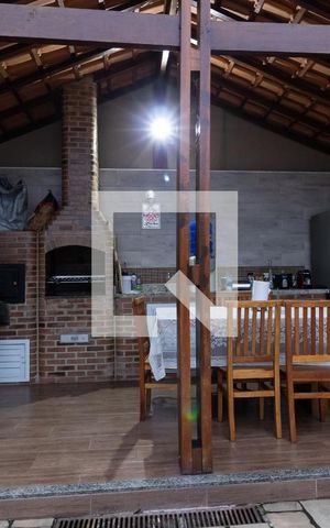 Casa de condomínio à venda com 200m², 4 quartos e 3 vagasChurrasqueira