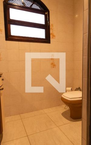 Casa de condomínio à venda com 200m², 4 quartos e 3 vagasBanheiro