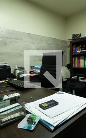 Casa de condomínio à venda com 200m², 4 quartos e 3 vagasEscritório - Externo