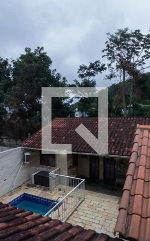 Casa de condomínio à venda com 200m², 4 quartos e 3 vagasSuíte 1