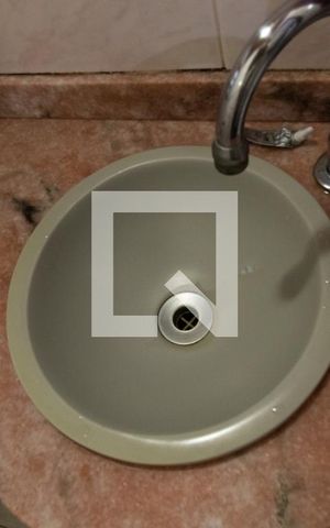 Casa de condomínio à venda com 200m², 4 quartos e 3 vagasLavabo