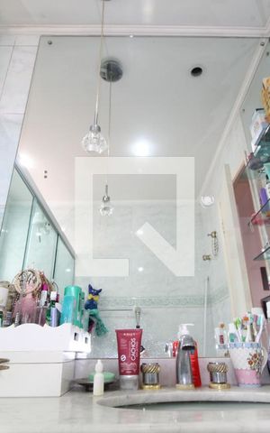 Apartamento à venda com 240m², 3 quartos e 4 vagasBanheiro suite 2