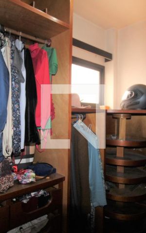 Apartamento à venda com 240m², 3 quartos e 4 vagasCloset suite 1