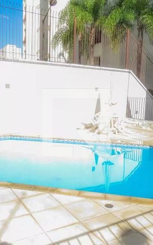 Apartamento à venda com 120m², 3 quartos e 2 vagas Apartamento à venda com 120m², 3 quartos e 2 vagasÁrea comum - Piscina
