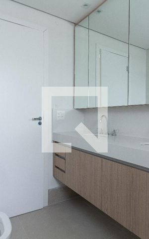 Apartamento à venda com 120m², 3 quartos e 2 vagas Apartamento à venda com 120m², 3 quartos e 2 vagasBanheiro da Suíte