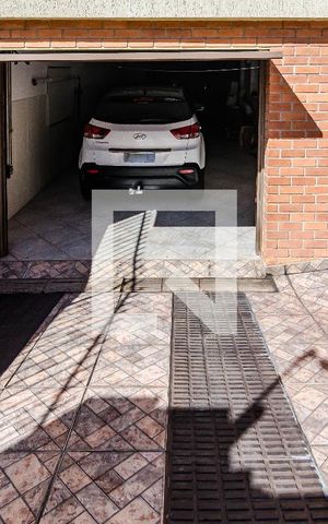 Casa à venda com 198m², 3 quartos e 3 vagas Casa à venda com 198m², 3 quartos e 3 vagasGaragem