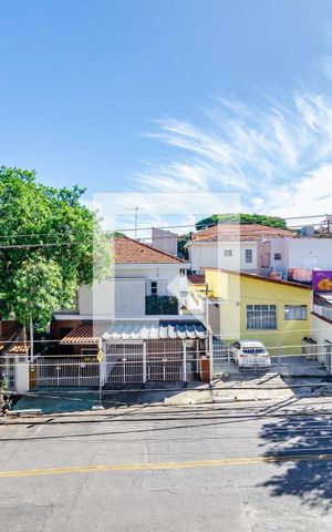Casa à venda com 198m², 3 quartos e 3 vagas Casa à venda com 198m², 3 quartos e 3 vagasVista