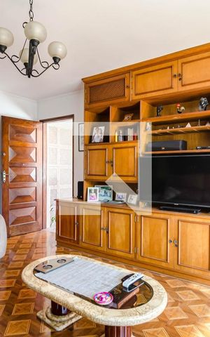 Casa à venda com 198m², 3 quartos e 3 vagas Casa à venda com 198m², 3 quartos e 3 vagasSala