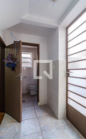 Casa à venda com 198m², 3 quartos e 3 vagas Casa à venda com 198m², 3 quartos e 3 vagasCorredor